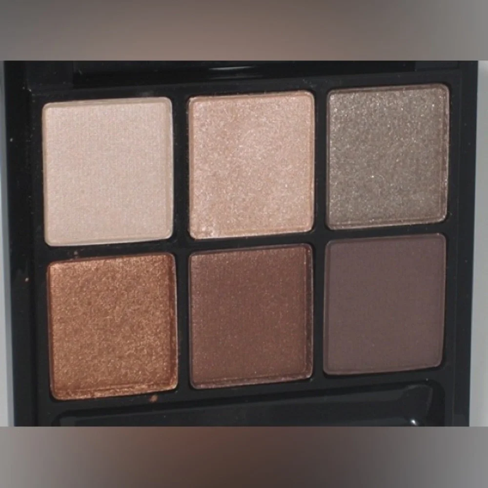 MAC Cosmetics eyeshadow palette from the 